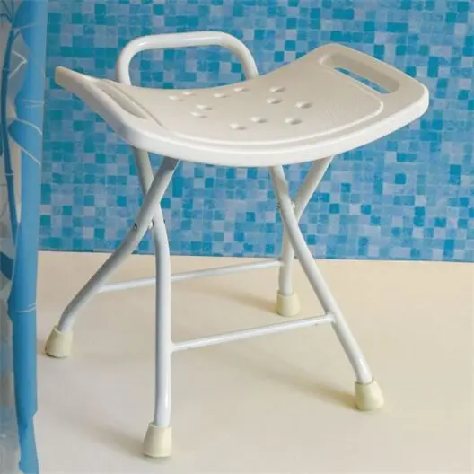 Siège de douche pliable Temps L blanc à poignées latérales, posé dans une douche carrelée